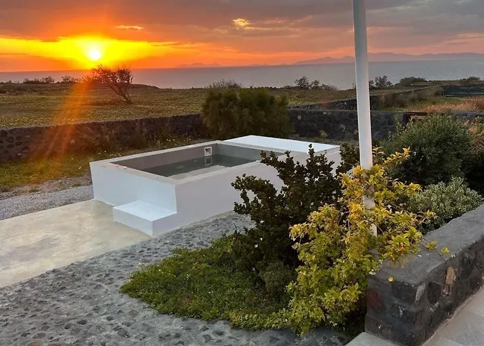 Апартаменты Avra With Sunset View & Hot Tub In Ия
