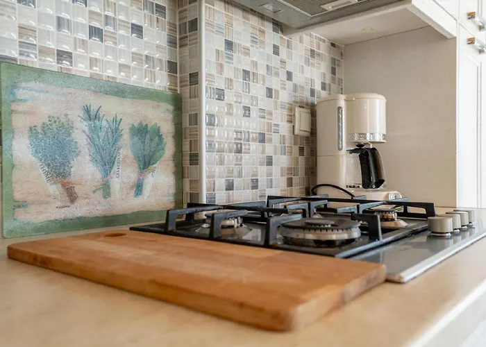 Avra With Sunset View & Hot Tub In Апартаменты *