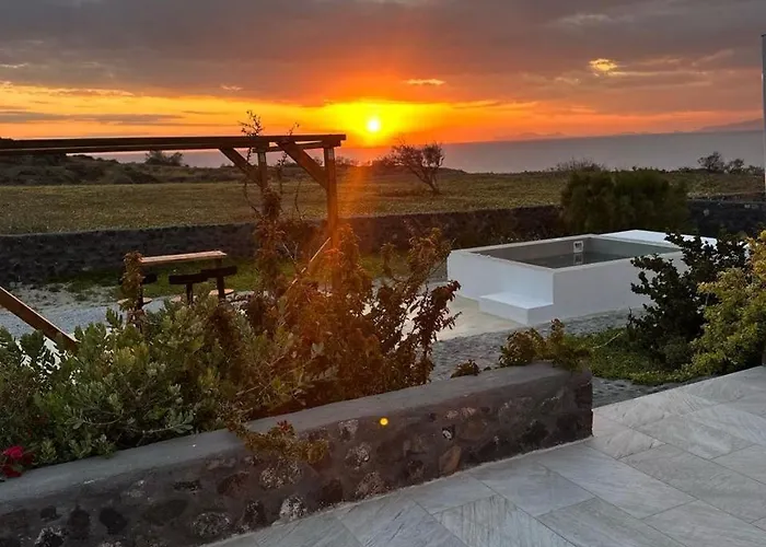 Avra With Sunset View & Hot Tub In Апартаменты