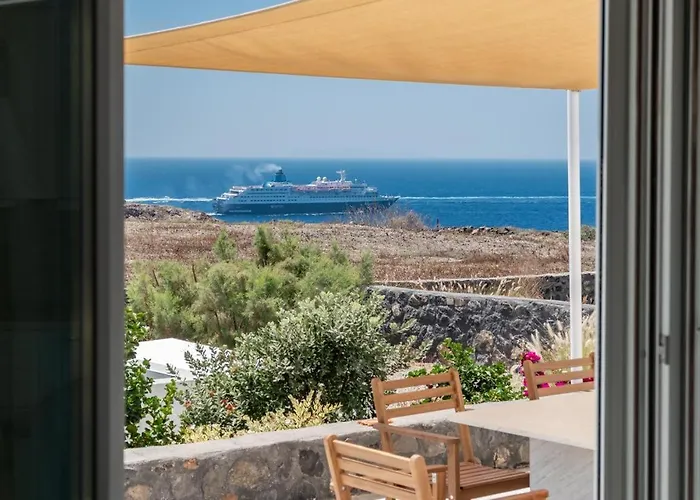 Avra With Sunset View & Hot Tub In Апартаменты