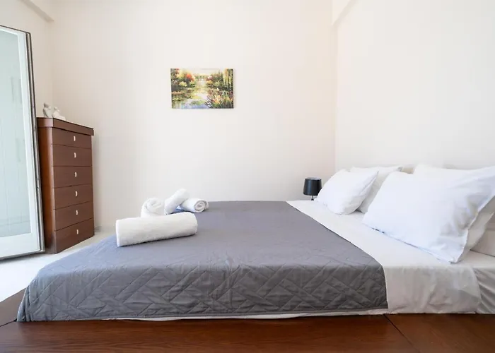 Avra With Sunset View & Hot Tub In Ия