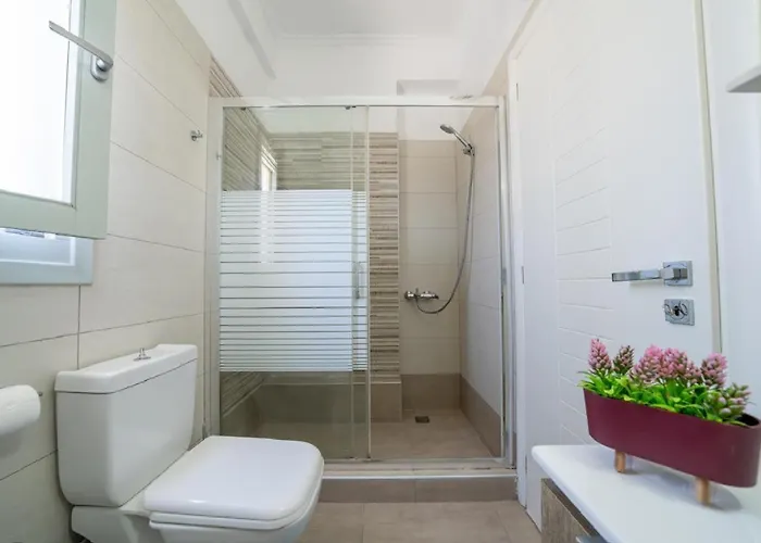 Avra With Sunset View & Hot Tub In Апартаменты Ия