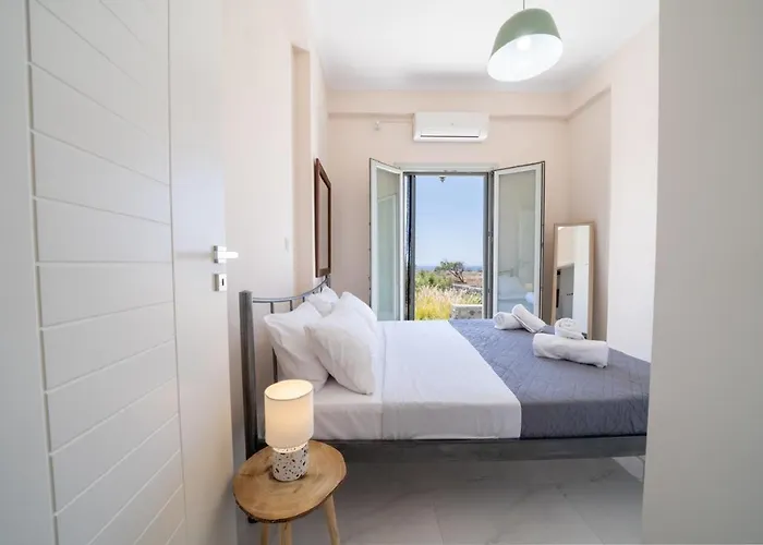 Апартаменты Avra With Sunset View & Hot Tub In