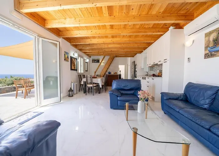 Апартаменты Avra With Sunset View & Hot Tub In *