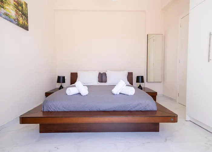 Avra With Sunset View & Hot Tub In Apartamento