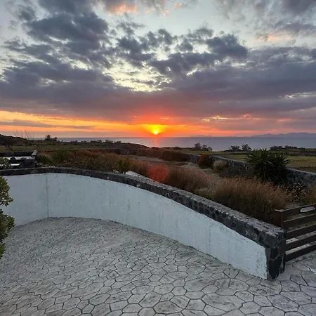 Apartment Avra With Sunset View & Hot Tub In *