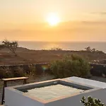 Avra With Sunset View & Hot Tub In 아파트 *